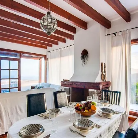 Villa Villavistamar *
